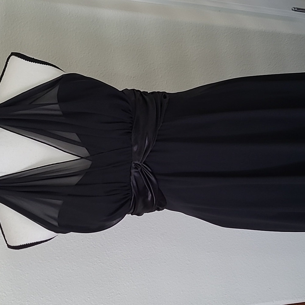 Sexy 🔥 Black halter dress.